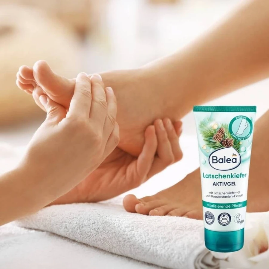 Balea Gel attivo per i piedi al pino e all'olivello spinoso, 100 ml