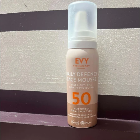 Daily Defense Mousse Crème Solaire SPF 50 Visage, 75 ml, Evy Technology