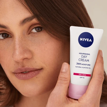 Nivea 24h Hydration, crème de jour nourrissante, peaux sèches et sensibles, 50 ml