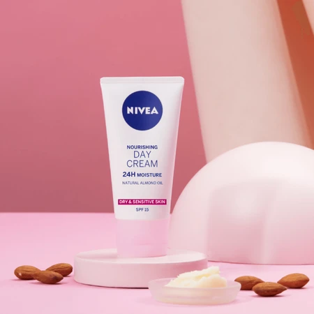 Nivea 24h Hydration, crème de jour nourrissante, peaux sèches et sensibles, 50 ml