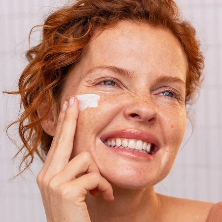 SVR Sun Secure Fluide Photo-Age, fluido antiedad con protección solar, FPS 50+, 40 ml