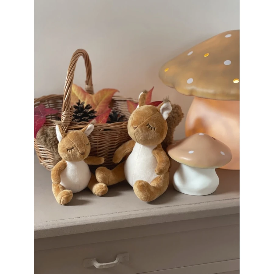 Mica veverita Pam, Egmont Toys