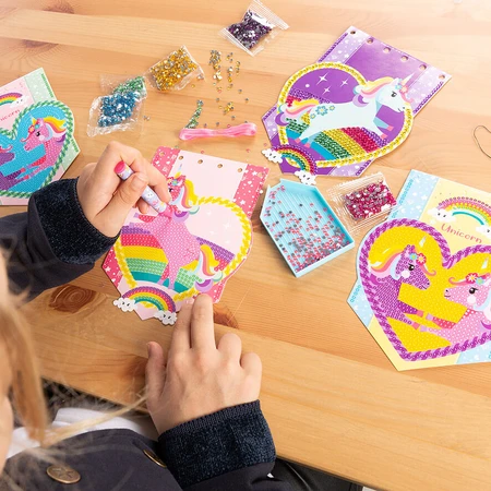Set creativ DIY cu diamante - unicorni cu slipici