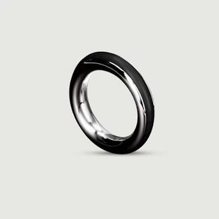 Inel pentru penis Cazzo din metal cu dungă neagră 40mm - negru