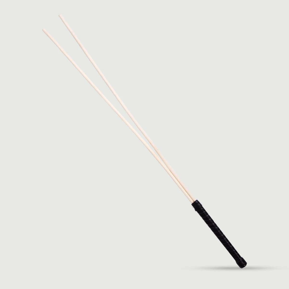 Double Bamboo Spanking Cane mit schwarzem Ledergriff - Schwarz