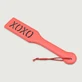 Paletă din piele artificială din seria Candy Spank cu decupaj XOXO - Coral