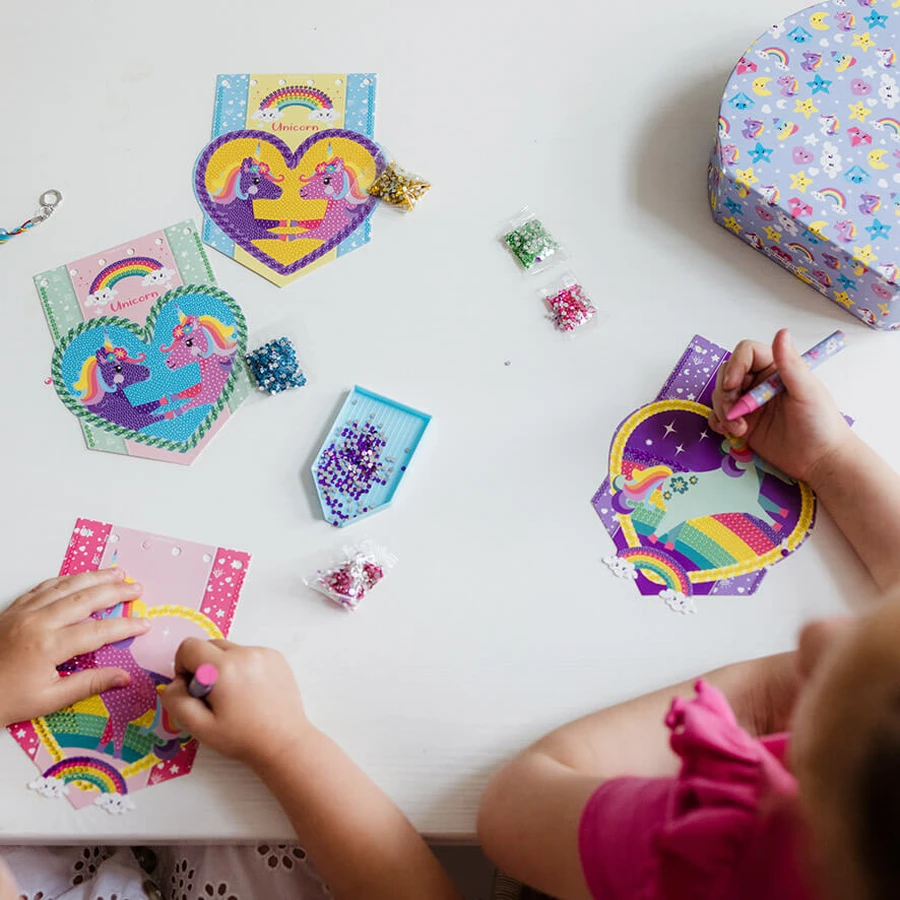 Studio creativo 2 in 1 con unicorni, pittura di diamanti e bracciali