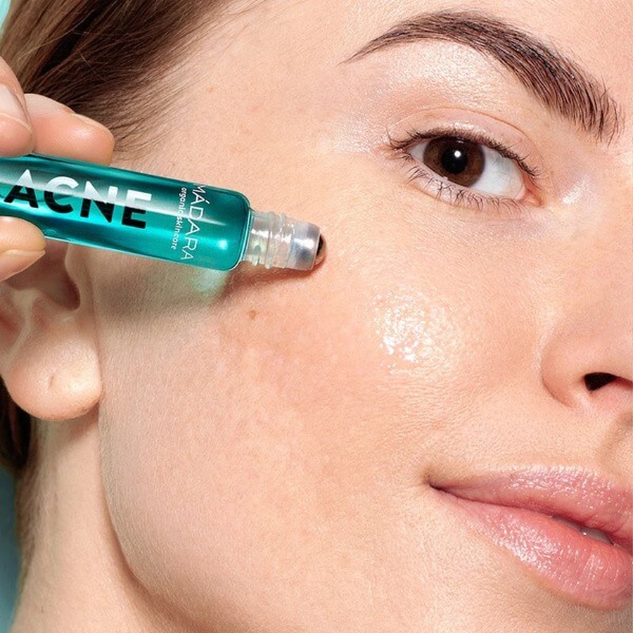 Madara Acne Spot, roll-on per le imperfezioni, 8 ml