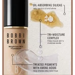 Fond de teint « Weightless Skin » de Bobbi Brown - Fond de teint mat SPF 15 - Warm Sand