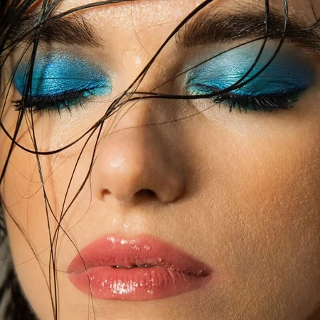 Ombre à paupières waterproof « Made to Last » de Pupa - Stick à paupières n° 008 Pool Blue