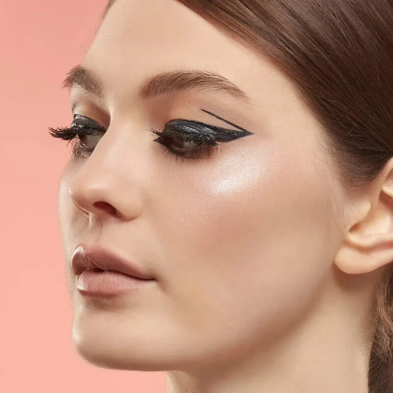 Deborah Ultra Liner Flüssig-Eyeliner – Schwarz