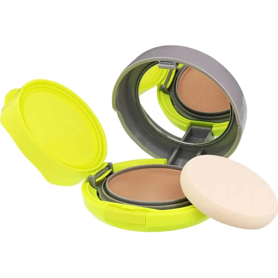 Shiseido Cremă de protecție solară pentru față SPF 50+, fond de ten compact Sports BB Compact, protecție foarte ridicată – nuanță foarte închisă