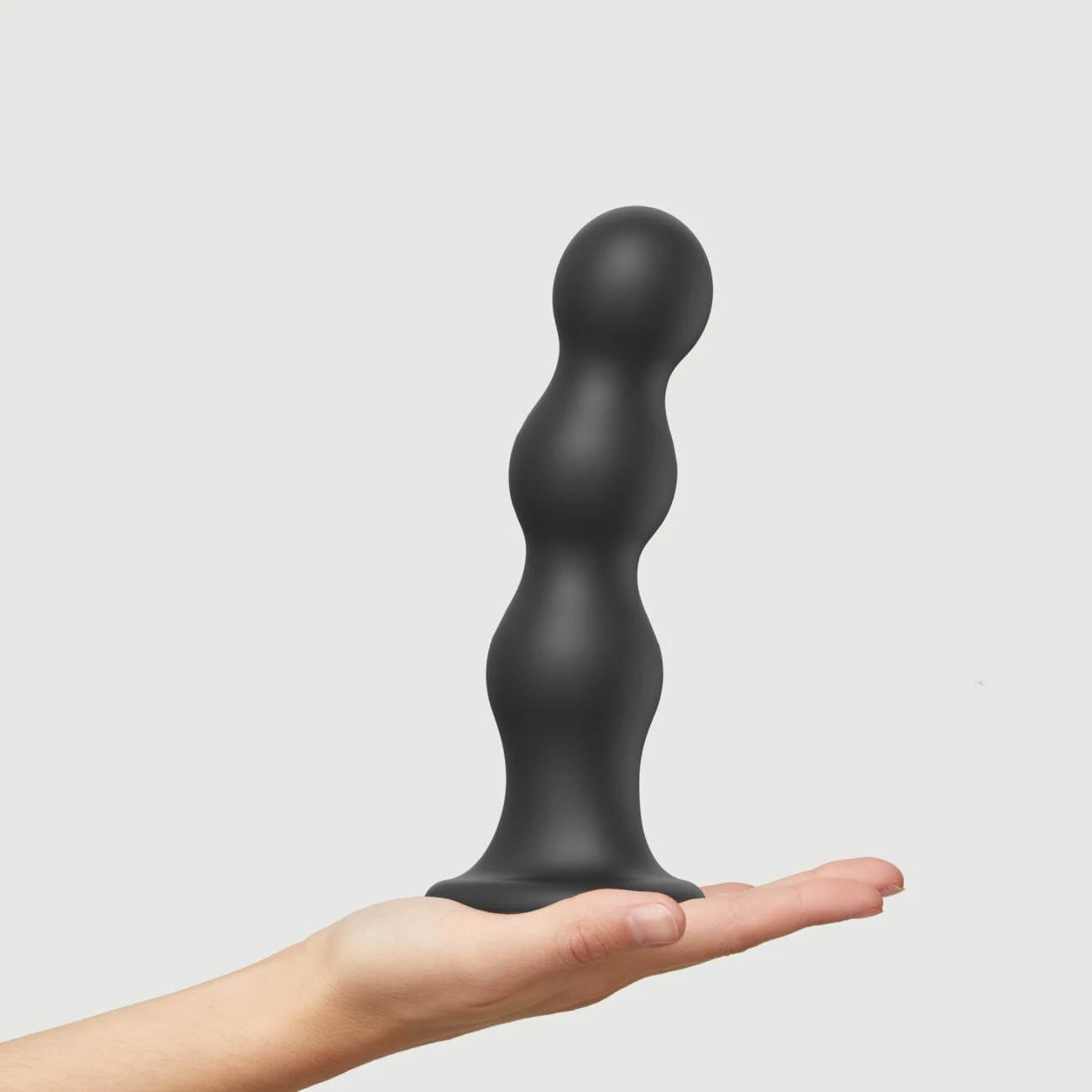 Plug Balls XXL Premium-Silikon-Dildo mit Saugnapf – Schwarz